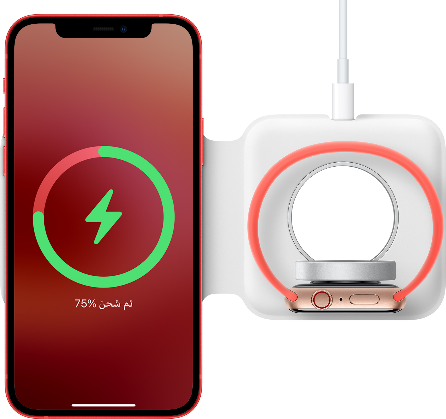 شاحن MagSafe Duo موضوع متجهًا لأعلى أثناء شحن iPhone وApple Watch