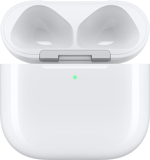 علبة شحن AirPods 4 معروضة مع غطاء العلبة مفتوح وAirPods خارجها.