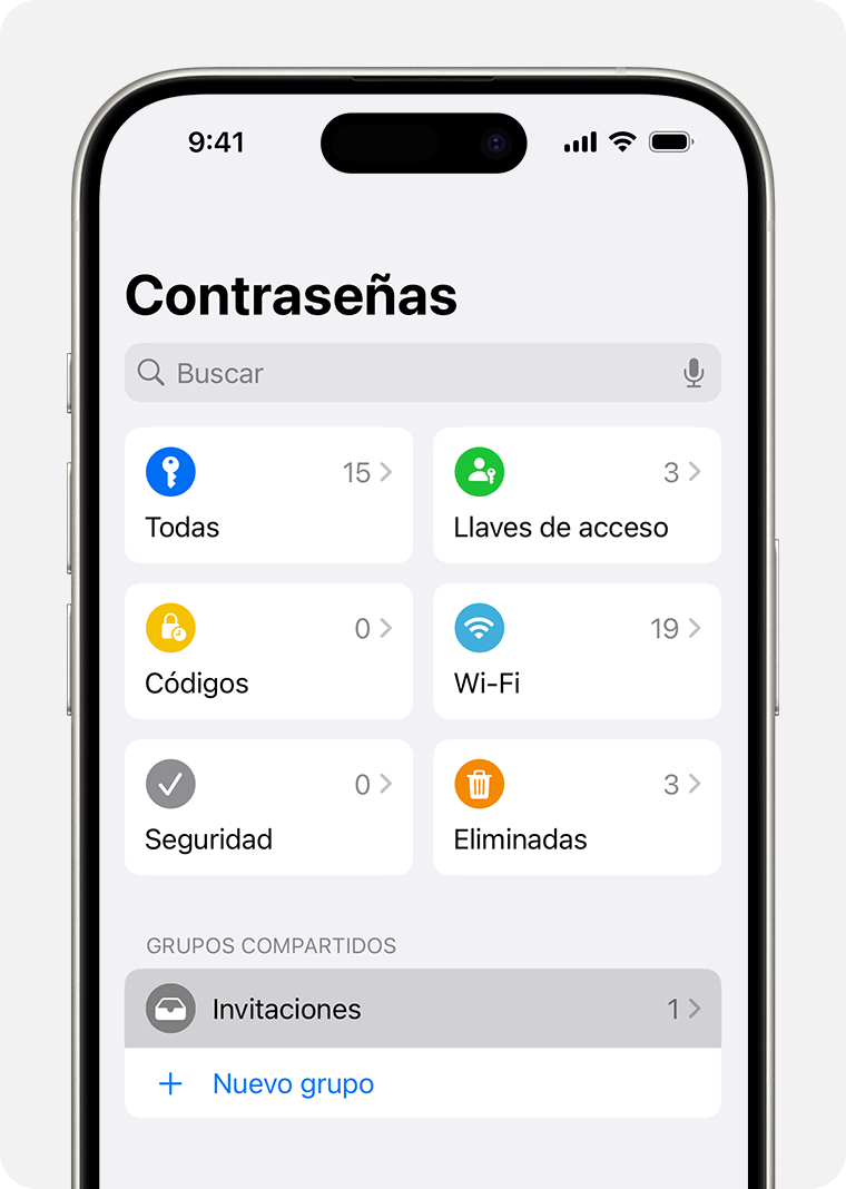 En la app Contraseñas, selecciona Invitaciones para ver las invitaciones a grupos compartidos.