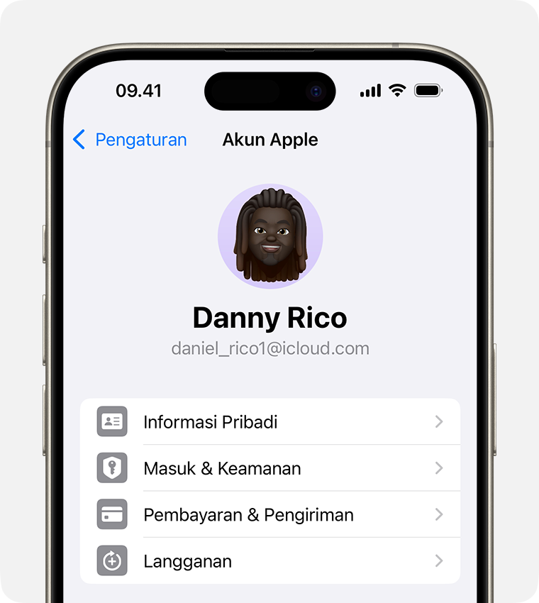 Pengaturan Akun Apple pada app Pengaturan di iPhone.