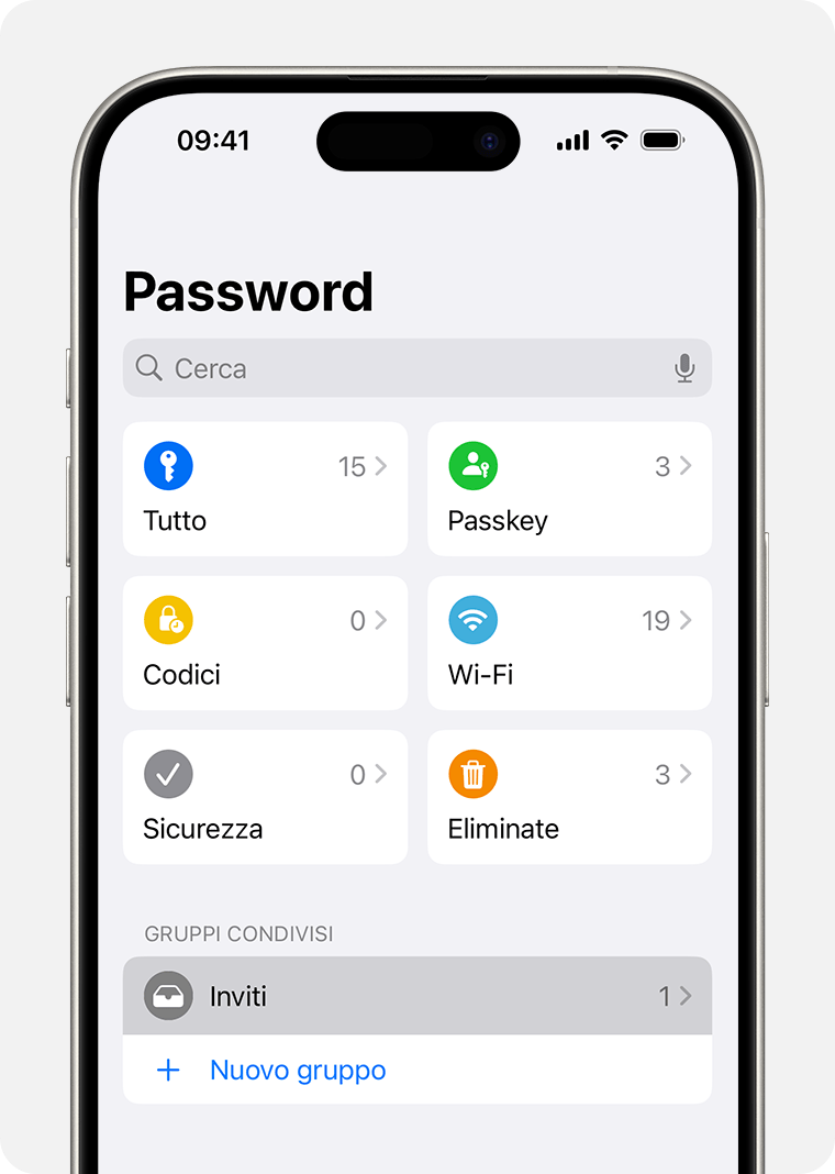 nell'app Password, seleziona Inviti per visualizzare gli inviti a gruppi di condivise.