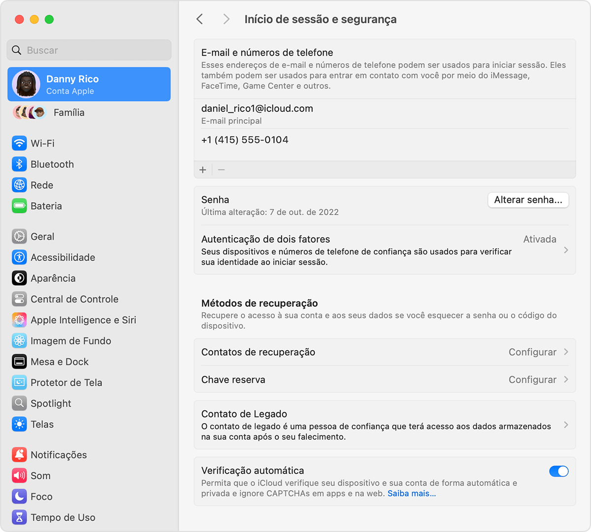 Mac mostrando os Ajustes do Sistema e como adicionar um Contato de Legado