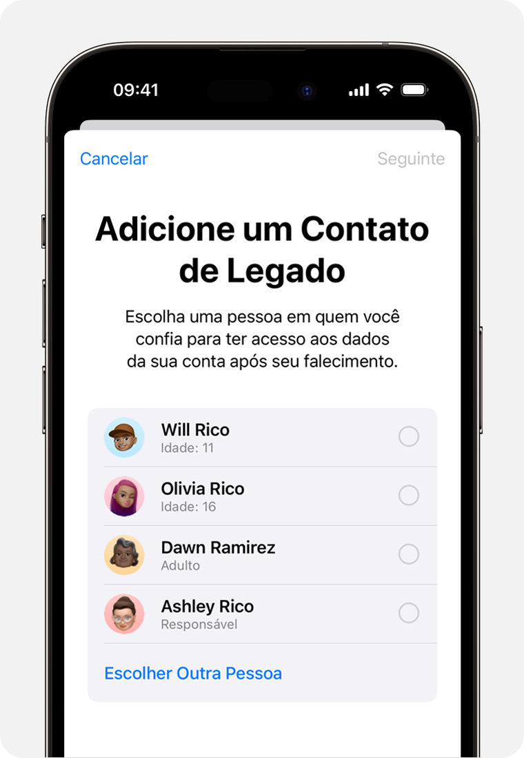 Tela do iPhone mostrando os membros do Compartilhamento Familiar para adição como Contato de Legado