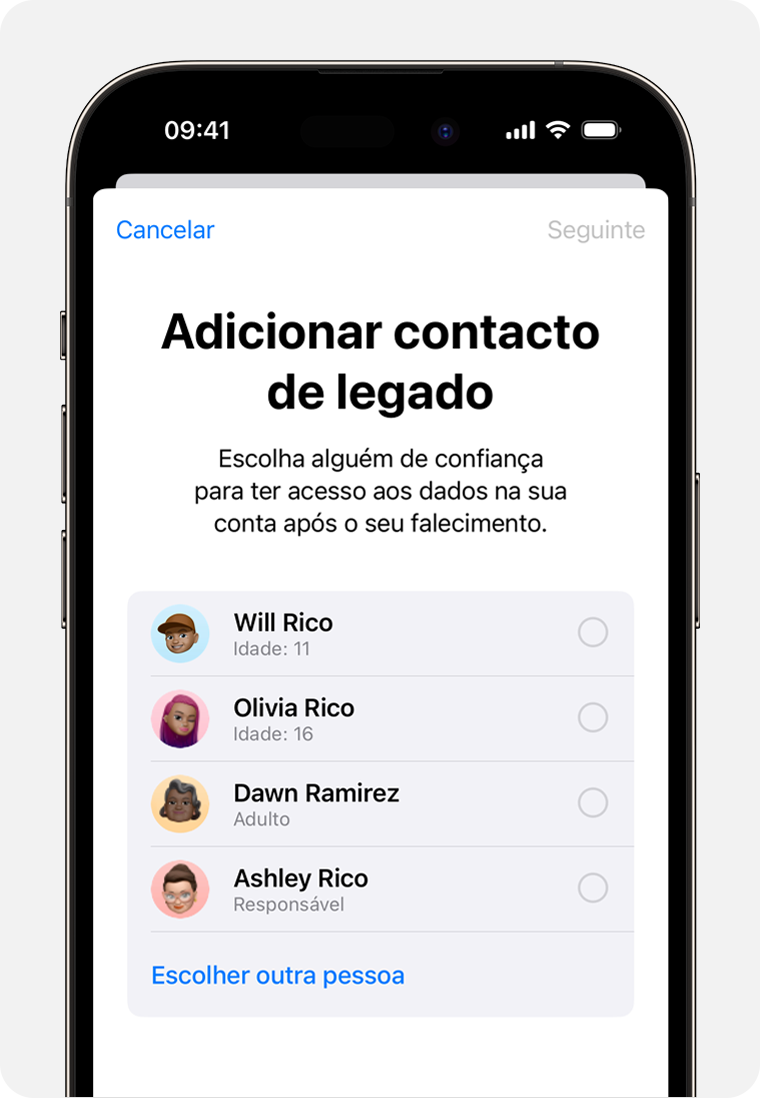 Ecrã do iPhone a mostrar os membros da Partilha com a família a adicionar como contacto de legado
