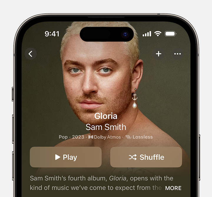 iPhone, ki prikazuje gumb »Shuffle« (Naključno predvajanje) na vrhu albuma v aplikaciji Apple Music