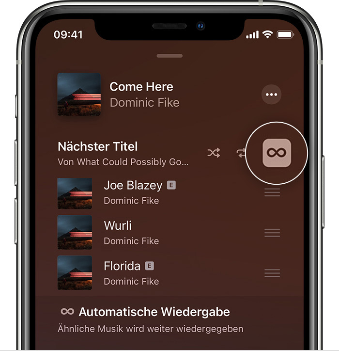 Das iPhone zeigt die Taste für automatische Wiedergabe auf dem Bildschirm „Nächster Titel“ an.