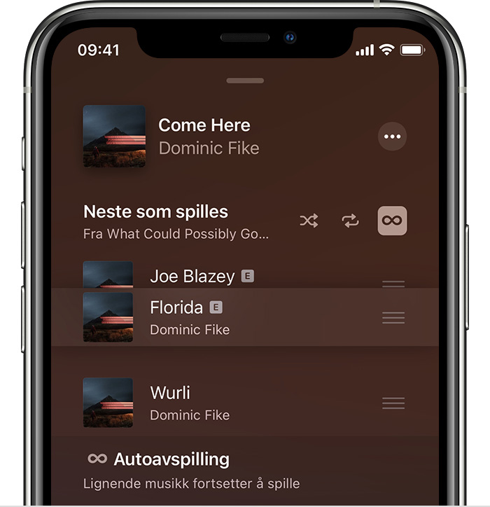iPhone som viser musikk som omorganiseres på Spiller av neste-skjermen