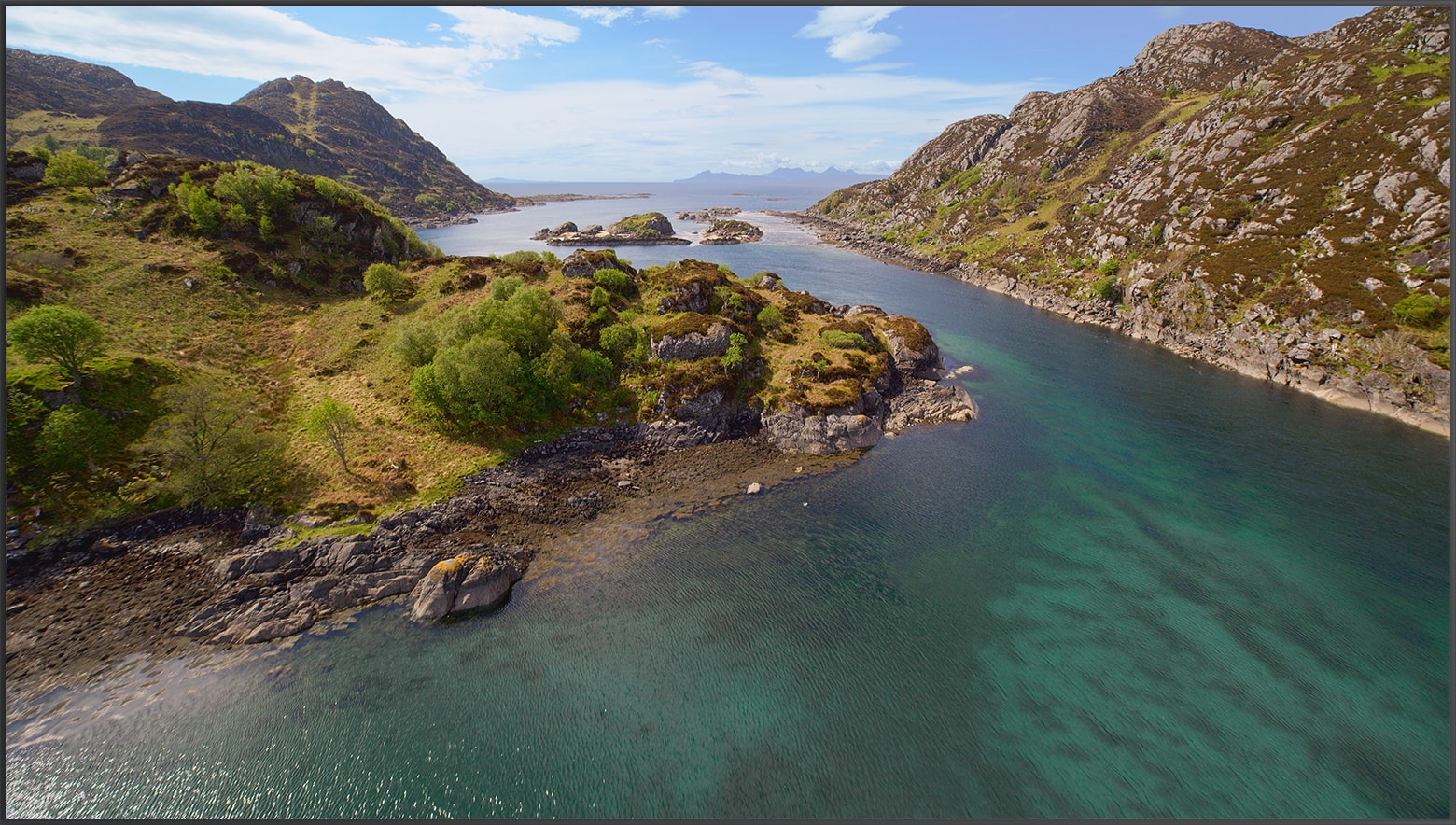 tvos-17-aerial-screensaver-scotland-lake-3