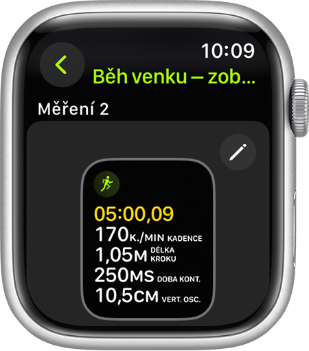 Apple Watch zobrazující metriky formuláře běhu při běhu.