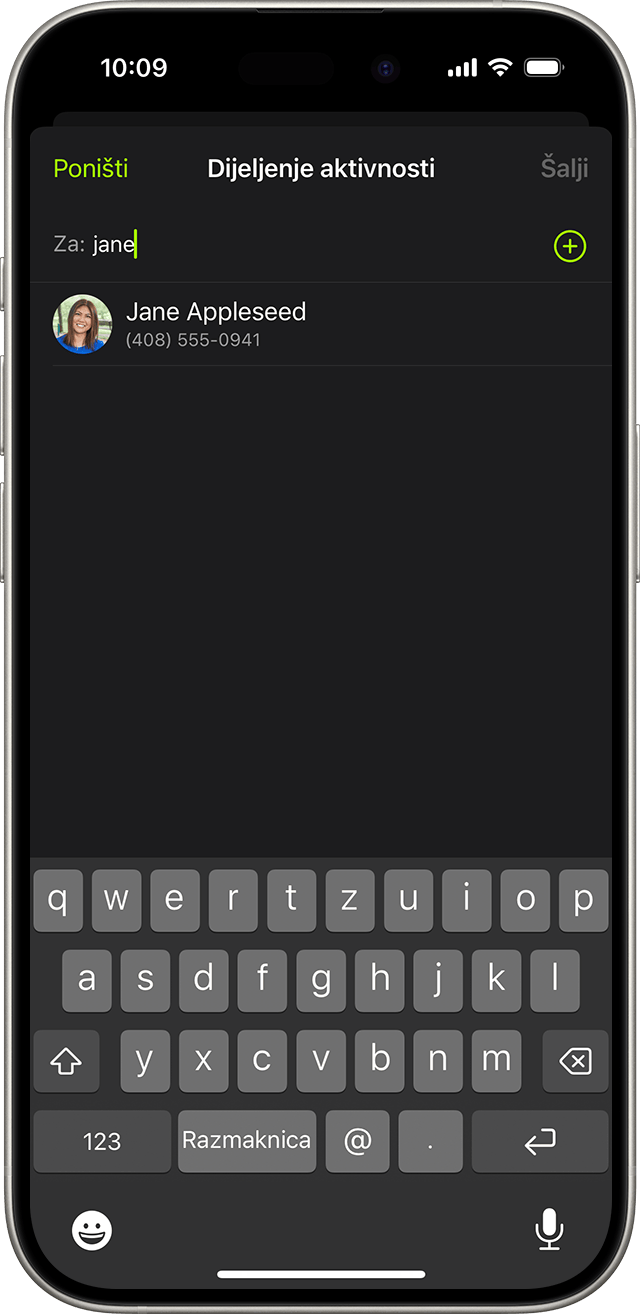 Na zaslonu iPhone uređaja prikazano je kako dodati prijatelja upisivanjem njegovih podataka za kontakt