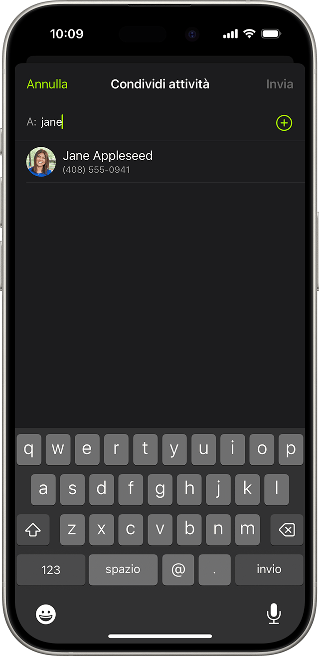 Schermata dell'iPhone che mostra come aggiungere amici digitando le loro informazioni di contatto
