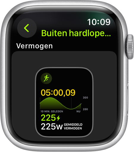 Een Apple Watch met de work-outmeting voor hardloopvermogen tijdens een hardloopsessie.