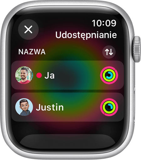 Ekran zegarka Apple Watch wyświetlający znajomych, którzy udostępniają swoją aktywność