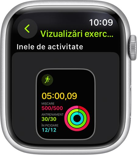 Un dispozitiv Apple Watch afișând progresul inelelor de activitate în timpul unei alergări.