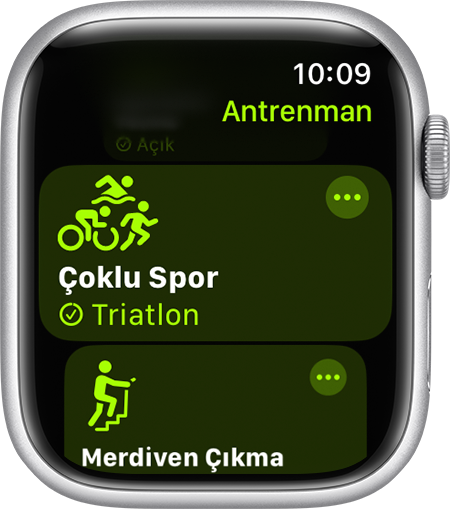 Apple Watch'ta Antrenman uygulamasındaki Çoklu Spor antrenmanı seçeneği.