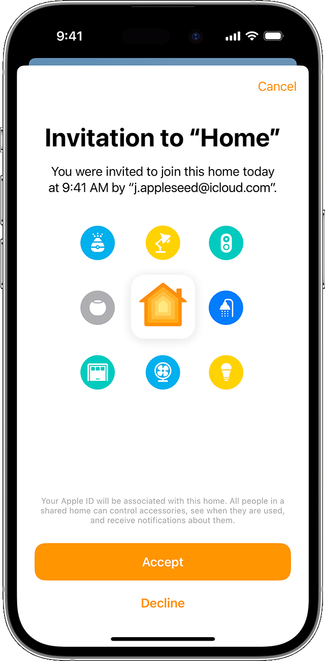 iPhone avec une invitation à un domicile dans l’app Domicile