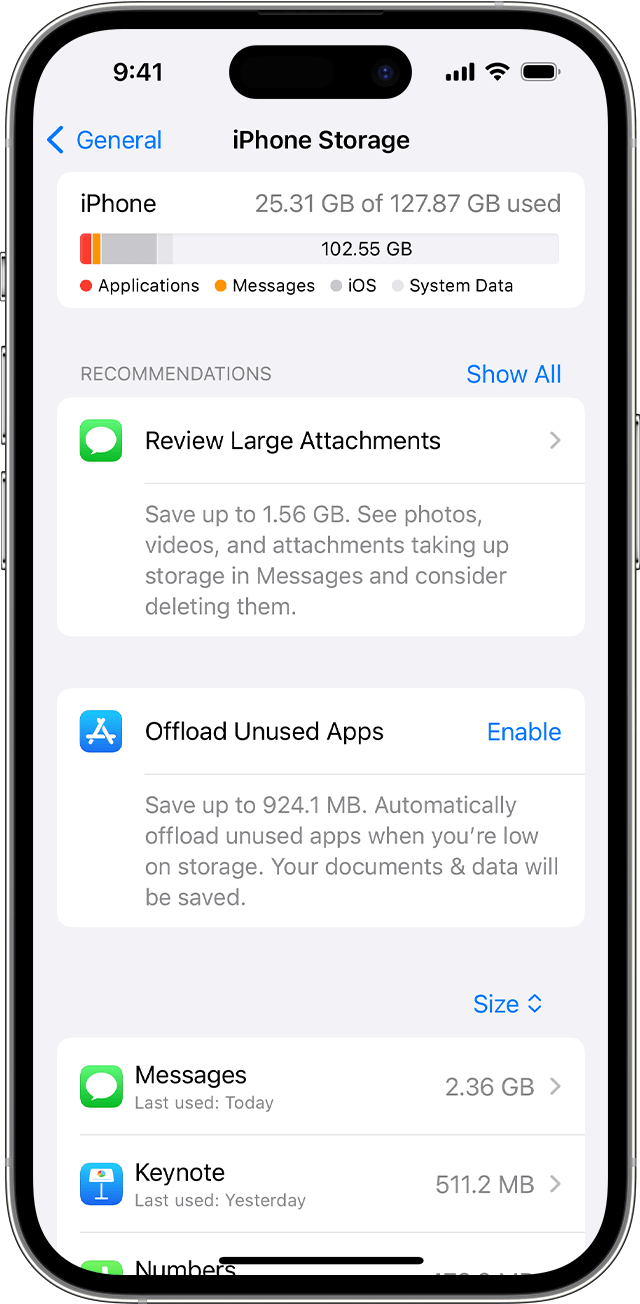 „iPhone“ ekranas, kuriame rodomos rekomendacijos, kaip atlaisvinti įrenginio vietos