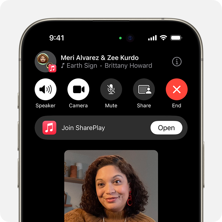 在 FaceTime 通话中显示有“加入同播共享”的 iPhone.