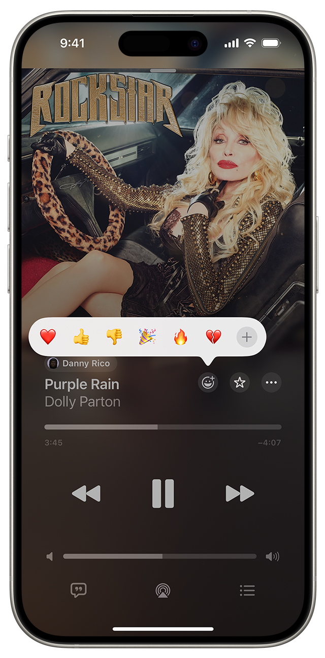 Ένα iPhone στο οποίο εμφανίζονται τα emoji που μπορείτε να επιλέξετε αφού αγγίξετε το κουμπί «Αντίδραση» στην ενότητα «Παίζει τώρα»