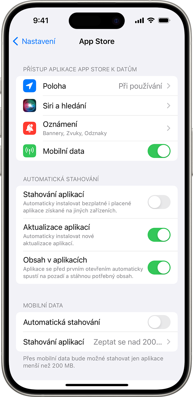 iPhone se zobrazeným možnostmi App Storu v Nastaveních, včetně aktualizací aplikací.