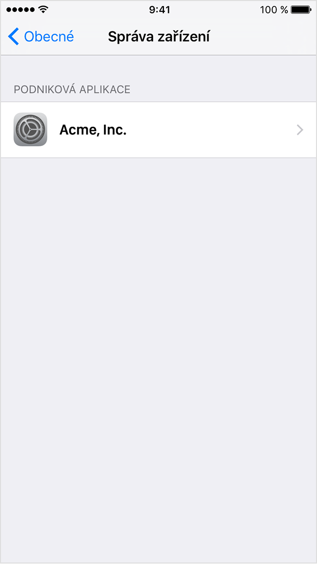  Obrazovka iPhonu zobrazující nabídku Profily a správa zařízení