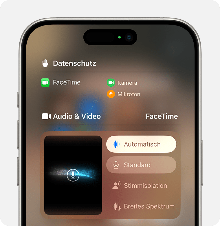 iPhone mit den FaceTime-Audiosteuerelementen im Kontrollzentrum. Der Mikrofonmodus „Automatisch“ ist unter „Audio & Video“ ausgewählt.