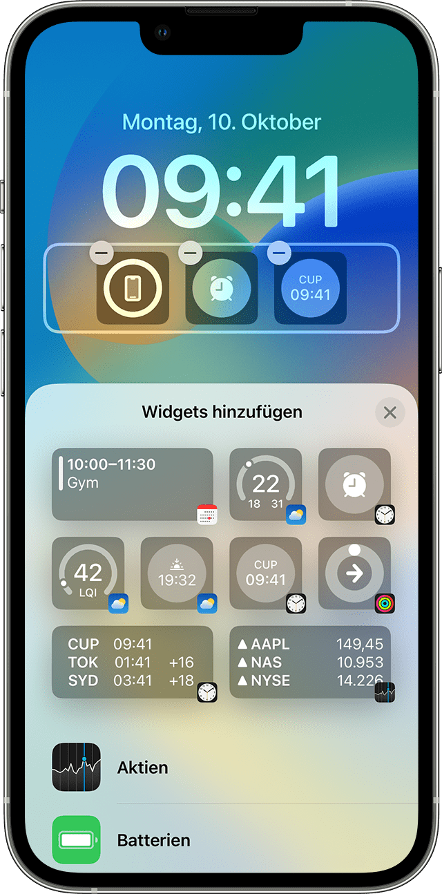 Ein iPhone-Bildschirm, auf dem gezeigt wird, wie Widgets auf dem Sperrbildschirm hinzugefügt werden