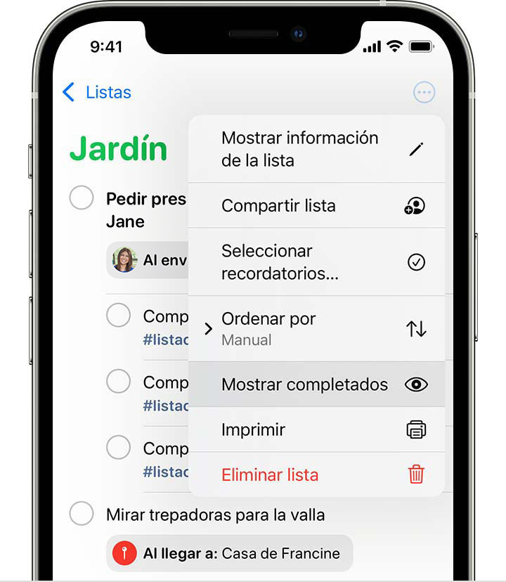 Un iPhone que muestra una lista de Recordatorios con el menú abierto después de seleccionar el botón Más. La opción Mostrar completados aparece resaltada en el menú.