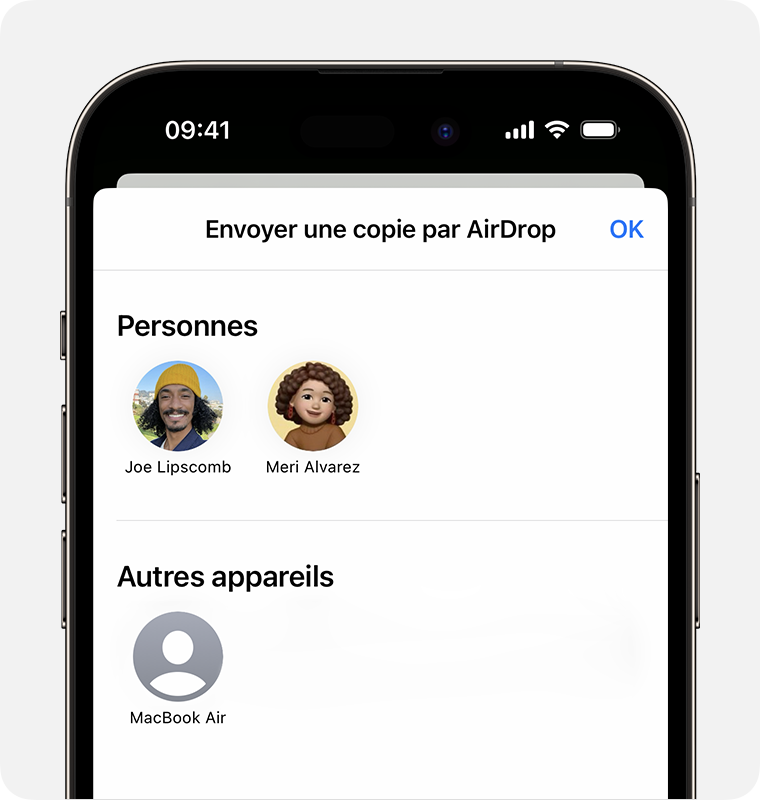 Un iPhone affichant l’écran Envoyer une copie par AirDrop avec les personnes et les appareils qui peuvent être sélectionnés.