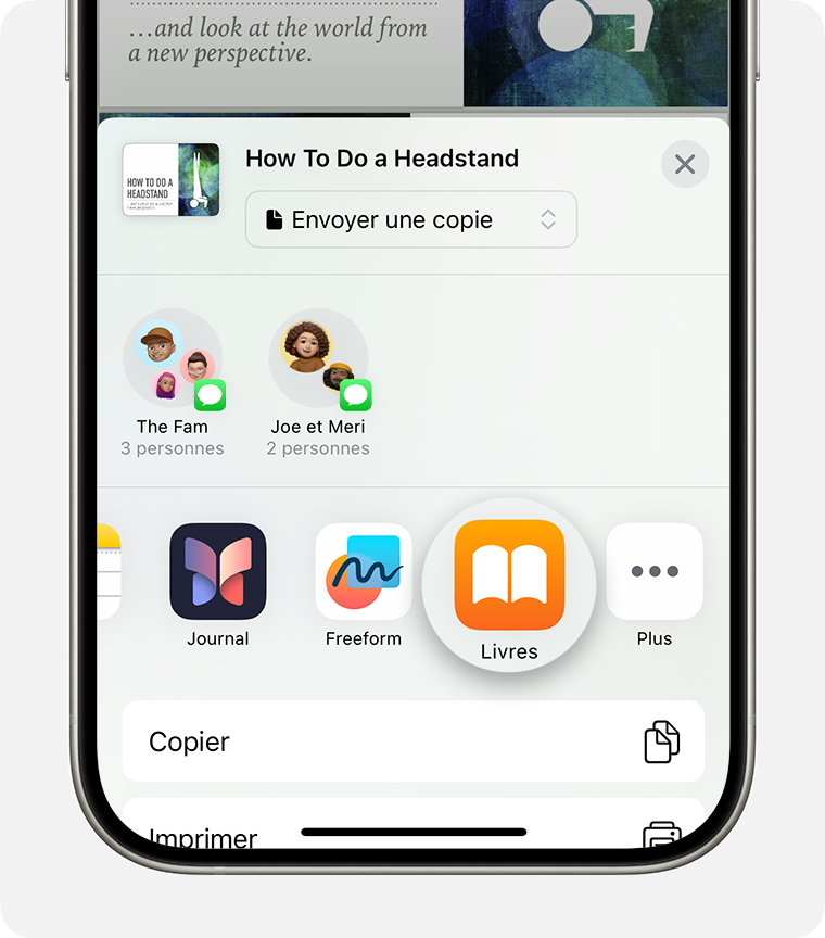 Image d’un iPhone montrant comment enregistrer un fichier PDF dans l’app Livres