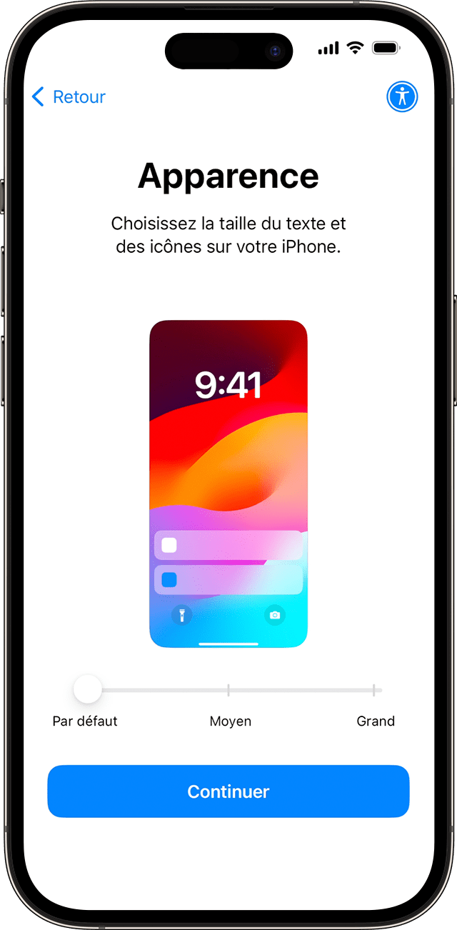 Lors du processus de configuration de l’iPhone sous iOS 17, faites glisser l’icône afin d’afficher un aperçu des tailles de texte et d’app, puis choisissez celle que vous souhaitez utiliser.