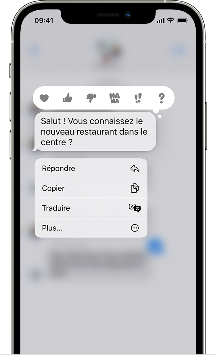 iPhone affichant le menu de réponse ciblée après un appui prolongé sur une bulle de message pour envoyer une réponse ciblée.