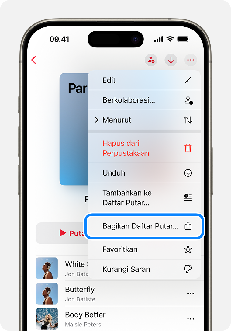iPhone menampilkan Bagikan Daftar Putar di menu yang ditampilkan saat Anda mengetuk tombol Lainnya
