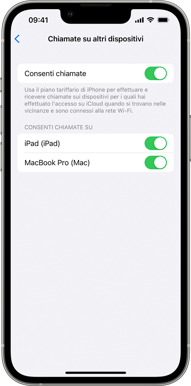 Un iPhone che mostra la schermata Chiamate su altri dispositivi. L'opzione Consenti chiamate è attivata e consente le chiamate sull'iPad e sul MacBook Pro di John.