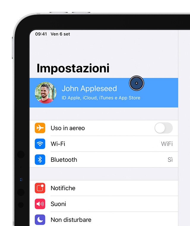 La schermata Impostazioni di iPad con il puntatore che seleziona l'account di John Appleseed.