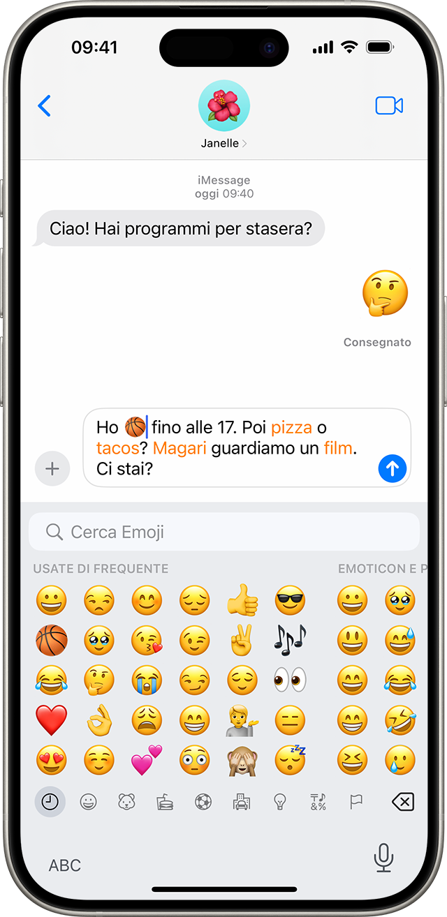 Schermata di un iPhone che mostra una conversazione in Messaggi con la tastiera delle emoji aperta.