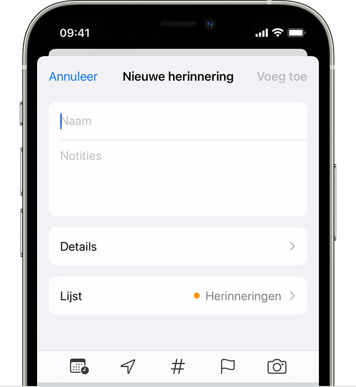 Een iPhone met het scherm 'Nieuwe herinnering', waar je een titel, notities en andere details kunt toevoegen om een herinnering aan te maken.