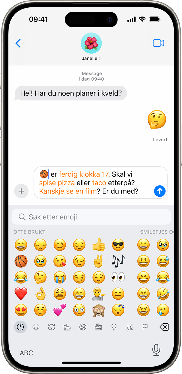 En iPhone-skjerm som viser en Meldinger-samtale med emojitastaturet åpnet.