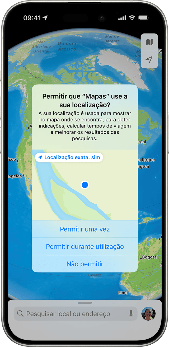 Uma app pede acesso à sua localização enquanto utiliza a app no iPhone