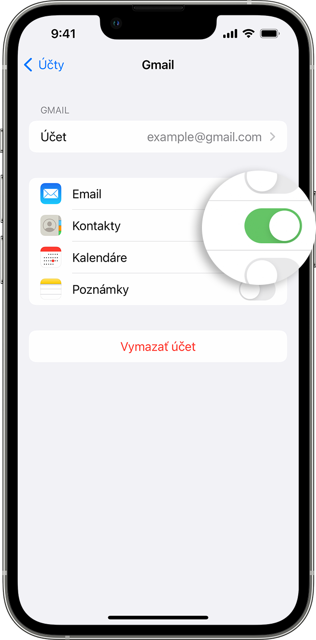 Obrazovka iPhonu zobrazujúca zapnutie možnosti Kontakty pre účet Gmail