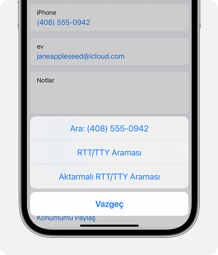 RTT/TTY Araması veya Aktarmalı RTT/TTY Araması seçeneğini belirleme menüsünü gösteren iPhone ekranı
