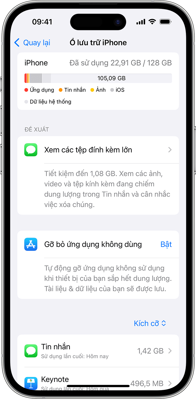 Màn hình iPhone hiển thị các đề xuất về cách tạo dung lượng trên thiết bị của bạn