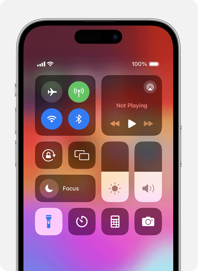 https://cdsassets.apple.com/live/7WUAS350/images/iphone/ios-17-iphone-14-pro-control-center-flashlight-on.png