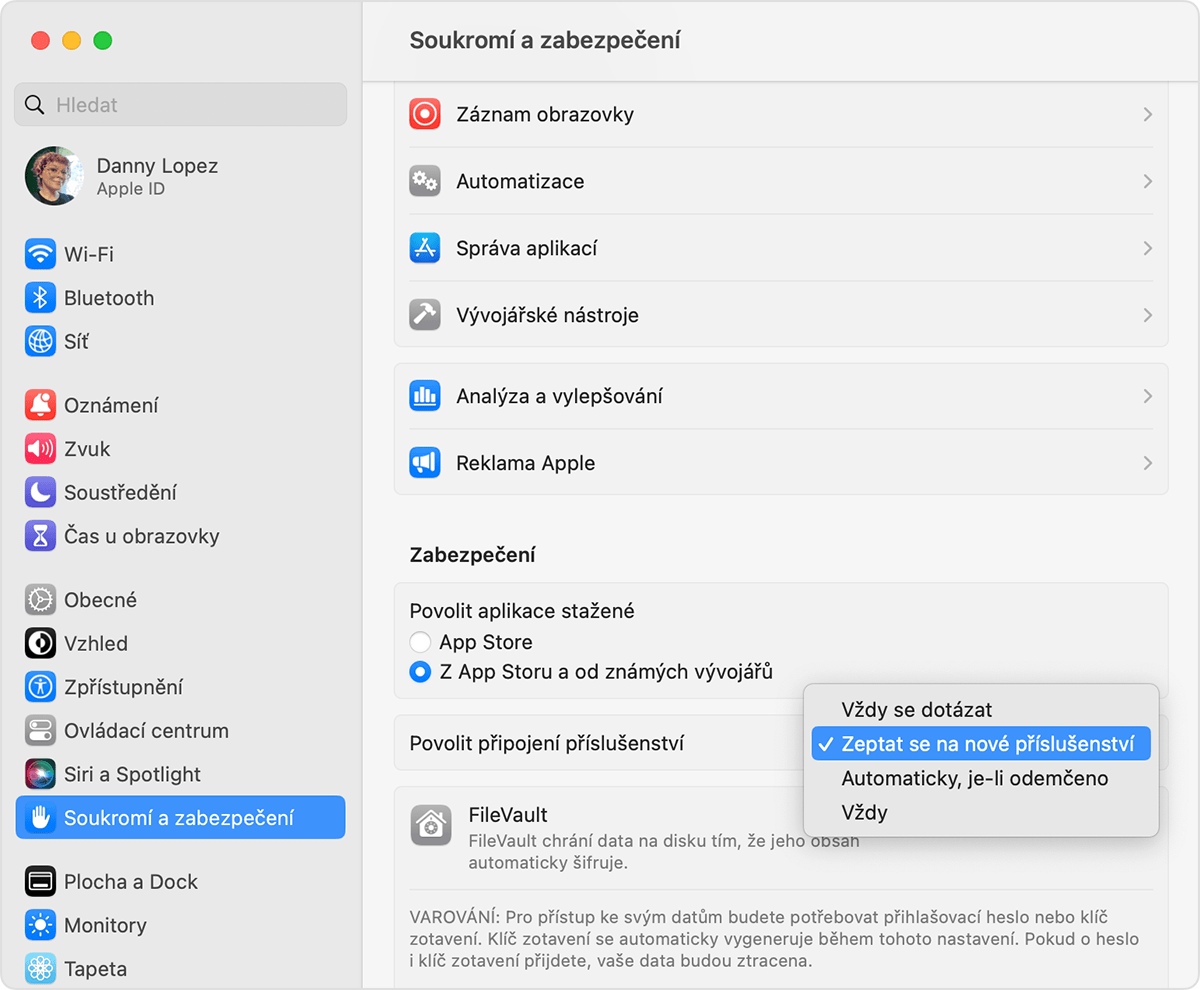 Změna nastavení Povolit připojení příslušenství na notebooku Mac.