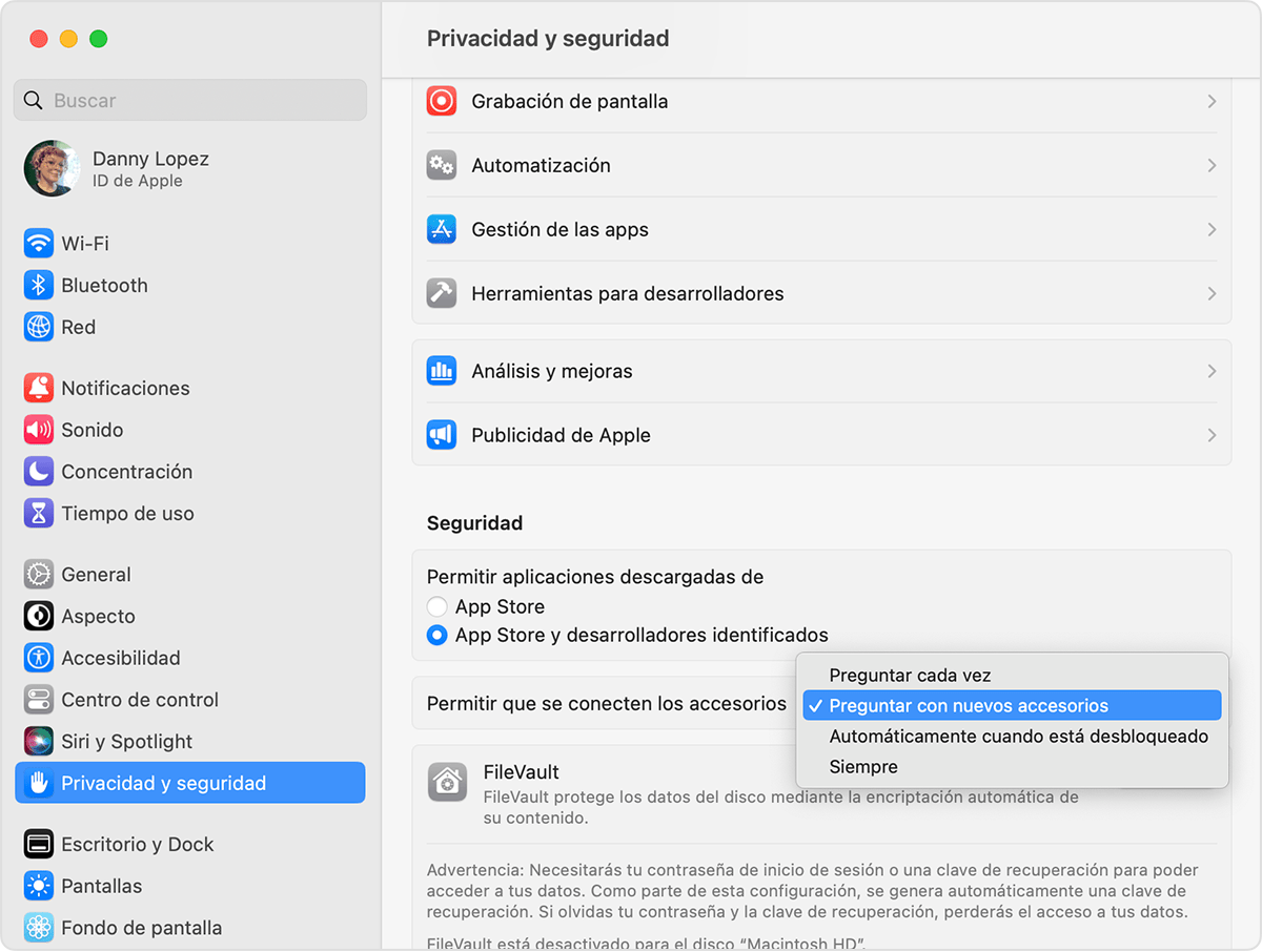 Cambiar el ajuste Permitir que se conecten los accesorios en un portátil Mac