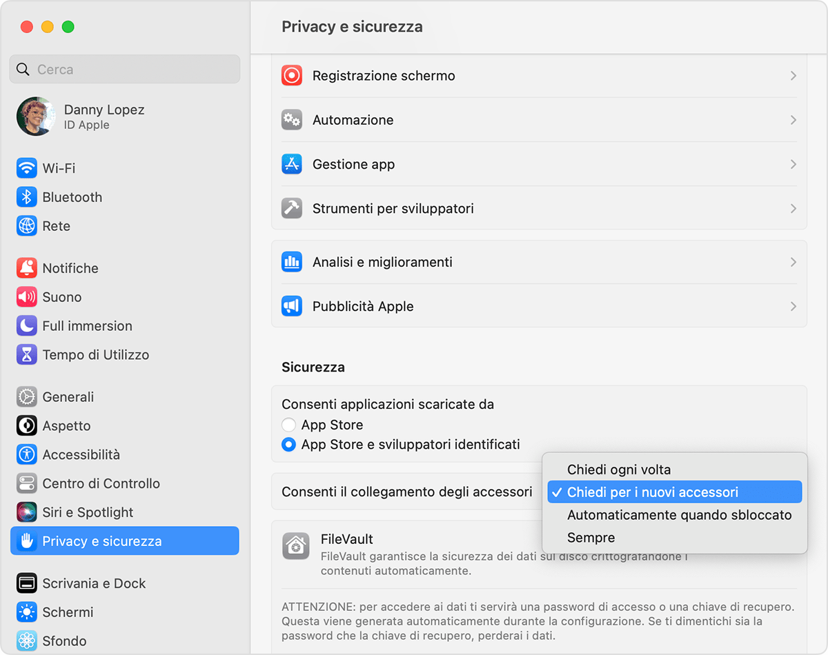 Cambiare l'impostazione Consenti agli accessori di connettersi sul tuo notebook Mac