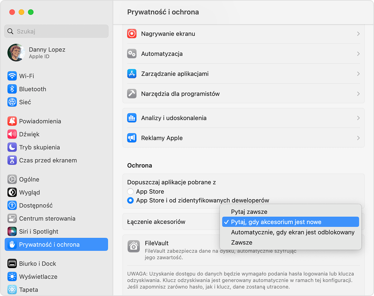 Zmiana ustawienia „Pozwalaj akcesoriom łączyć się” na laptopie Mac
