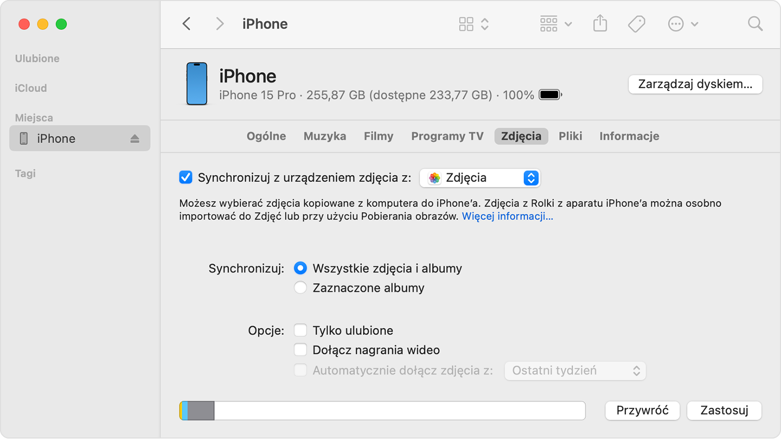 iPhone wyświetlający opcję synchronizacji zdjęć z urządzeniem za pomocą aplikacji Zdjęcia