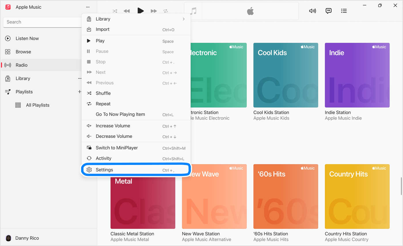 Appen Apple Music til Windows med visning af Indstillinger i den menu, der vises, når du klikker på knappen Mere i indholdsoversigten.